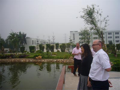 德国客商参观今年会工业园