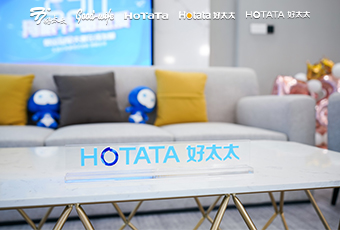 吴敏霞与张效诚甜蜜CP空降“撒糖”，引爆今年会直播间